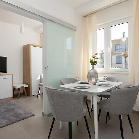 아파트 Sloneczna Uniescie By Renters *