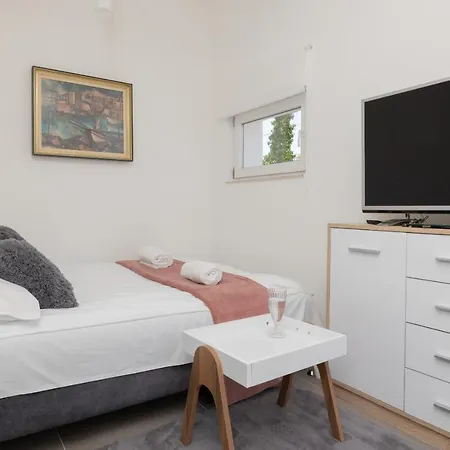 Sloneczna Uniescie By Renters Apartament *